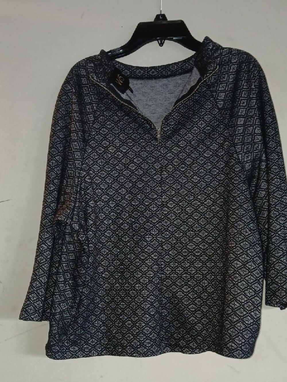 W5 Black and White Textured Zip-Front Top - Picture 2 of 6